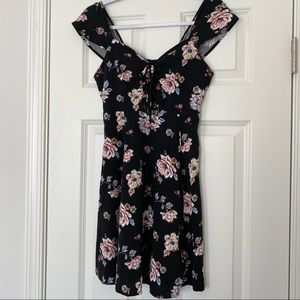 Floral Sweetheart Dress w Cap Sleeves & Key Hole